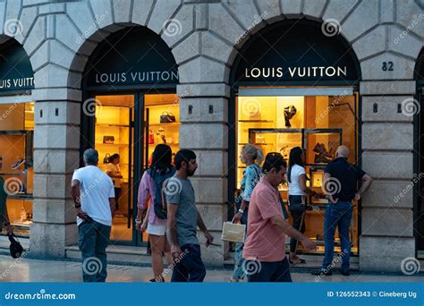 negozio louis vuitton verona|louis vuitton italy.